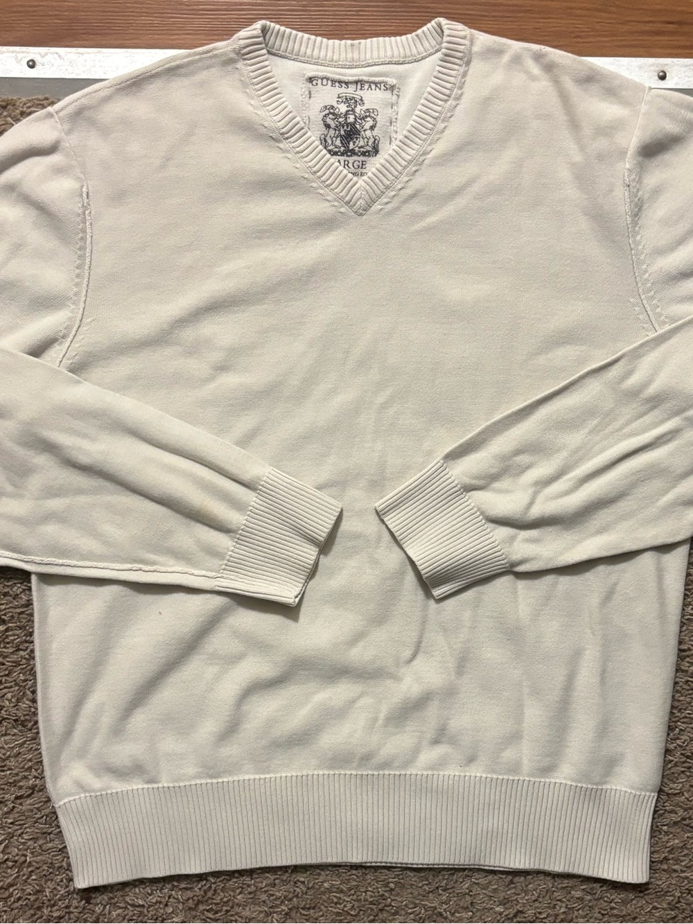 Guess Jeans Woman’s Lg Cream V-Neck Sweater Ribbed Hem/Cuffs Gently Used